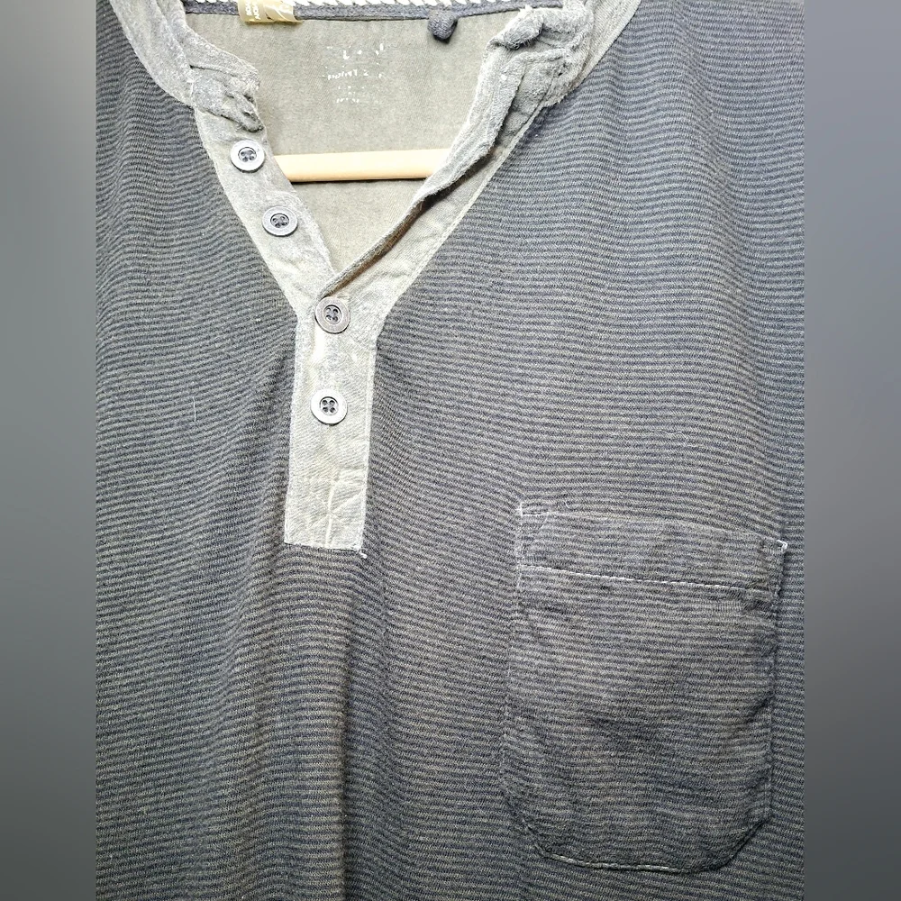 Vintage Point Zero Long Sleeve Henley (L) - Picture 4 of 5